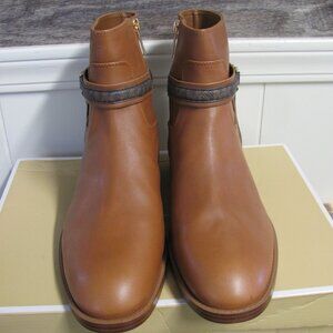 MICHAEL KORS MINDY FLAT LEATHER BOOTIE SZ 9.5M NIB